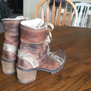 Boots leather lined size 41 or 10 distressed